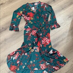 NWT Boohoo Green Floral Maxi Dress
